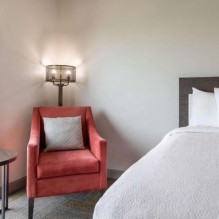 Hilton Garden Inn Fredericton Esterno foto